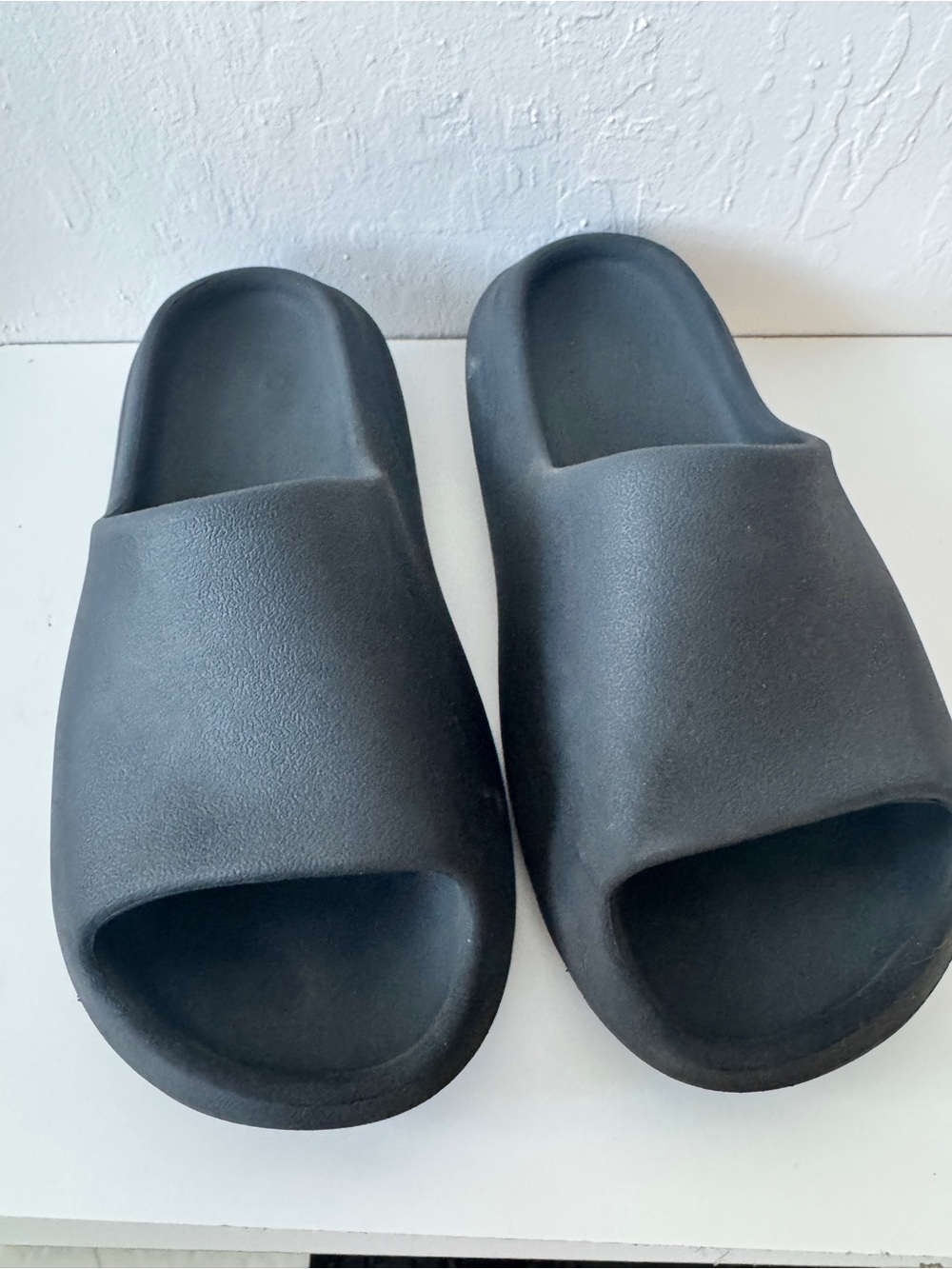 adidas Men's Black Slide Sandals - Cushioned Slip-On